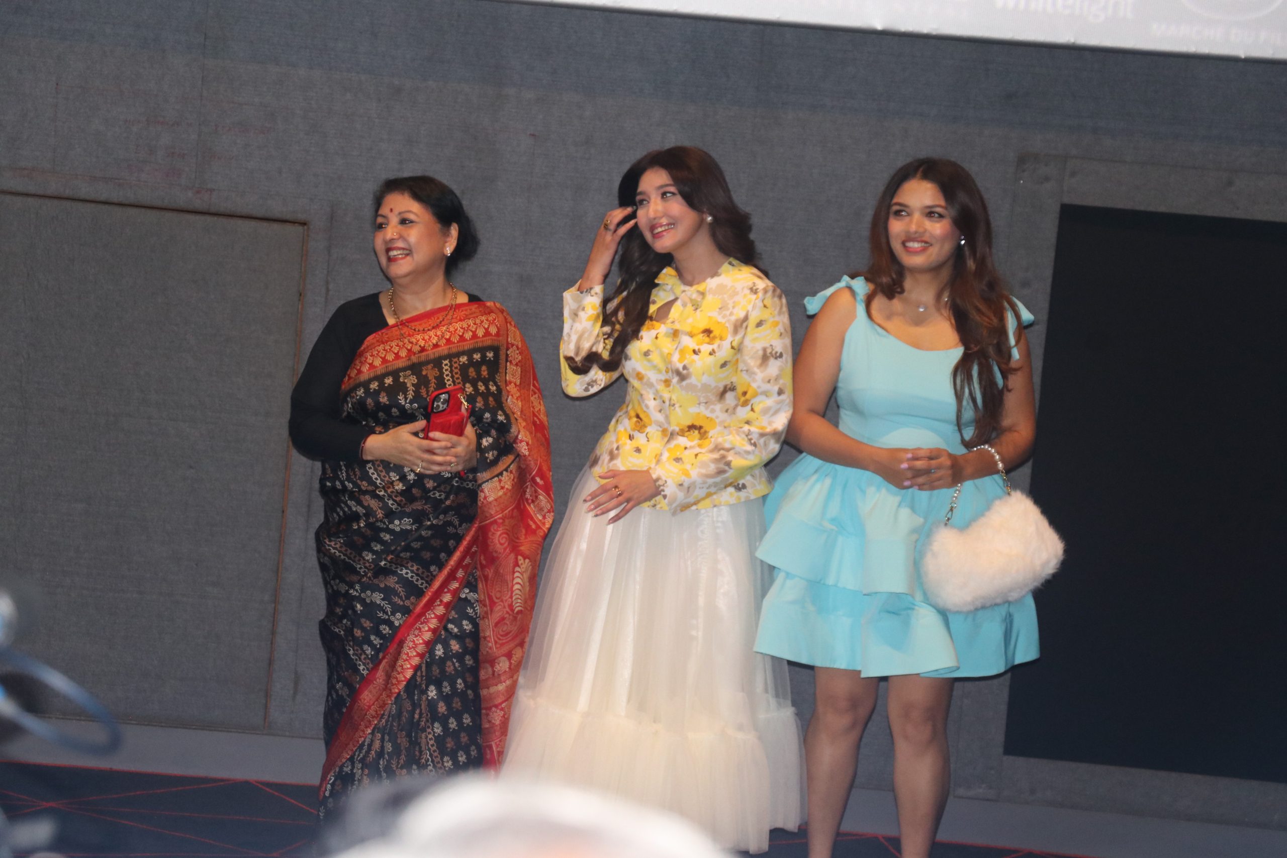 ‘एक मुठ्ठी बादल’को ट्रेलर सार्वजनिक